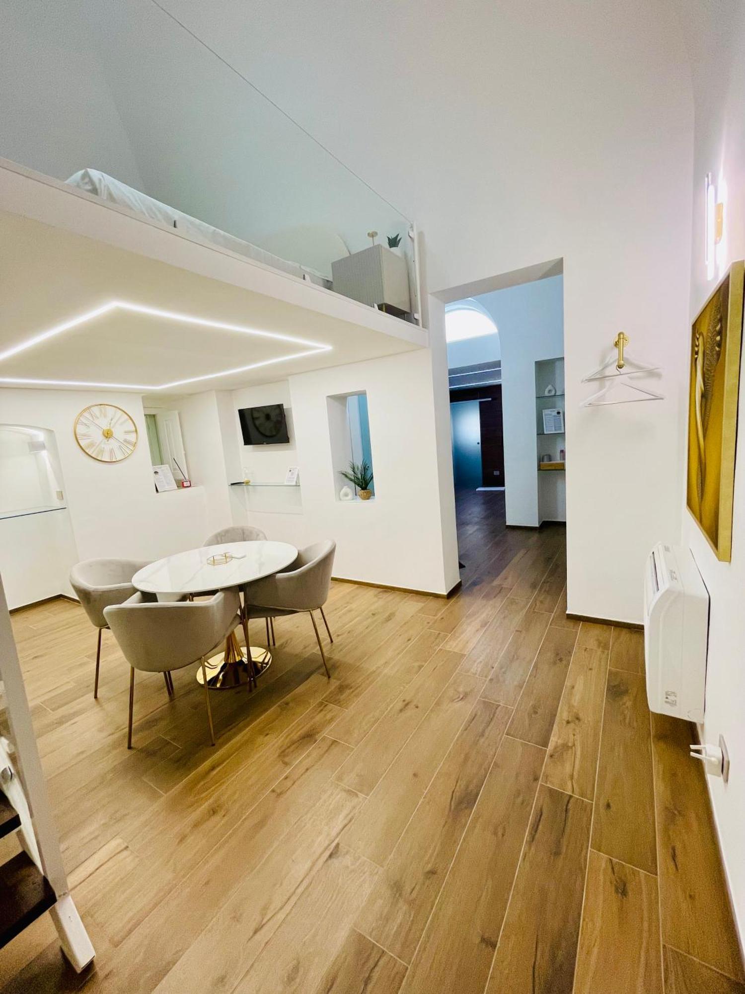 Apartment Suite169 Gold Bari